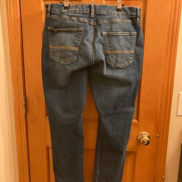 NWOT- Sun & Stone stretch men’s jeans
Slim fit tapered straight leg - Picture 2 of 6